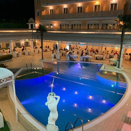 Grand Hotel Osman Ristorante Il Danubio Atena Lucana Εξωτερικό φωτογραφία