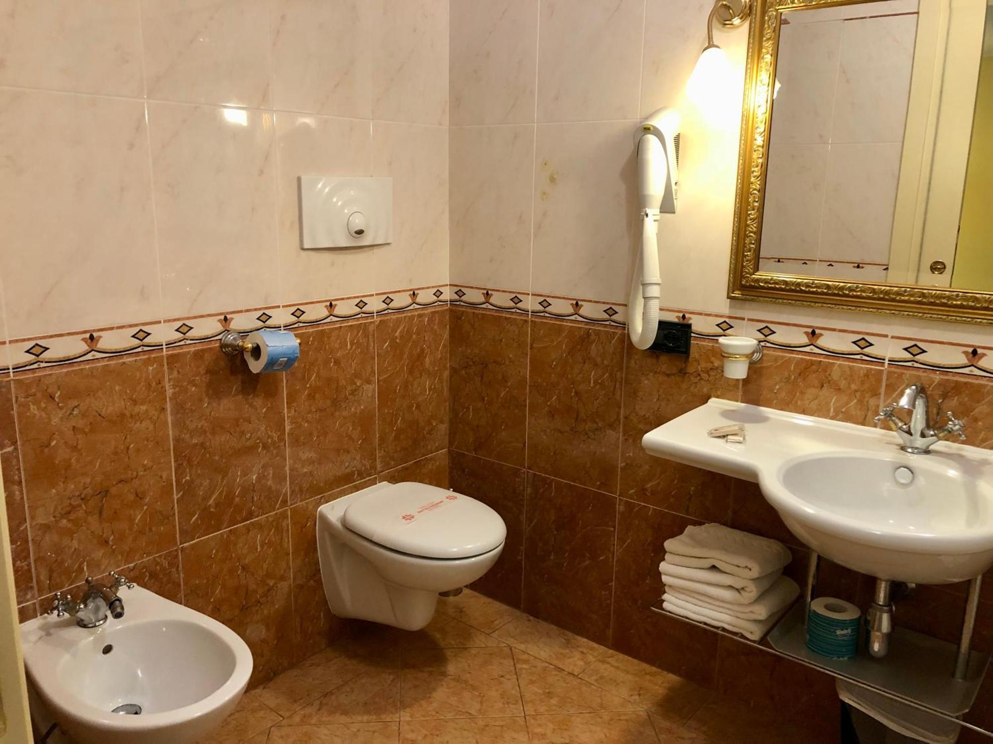 Grand Hotel Osman Ristorante Il Danubio Atena Lucana Εξωτερικό φωτογραφία