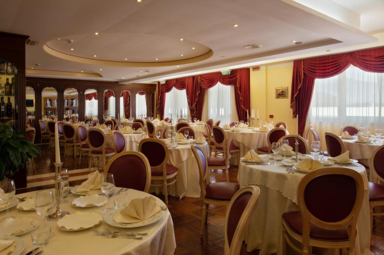 Grand Hotel Osman Ristorante Il Danubio Atena Lucana Εξωτερικό φωτογραφία