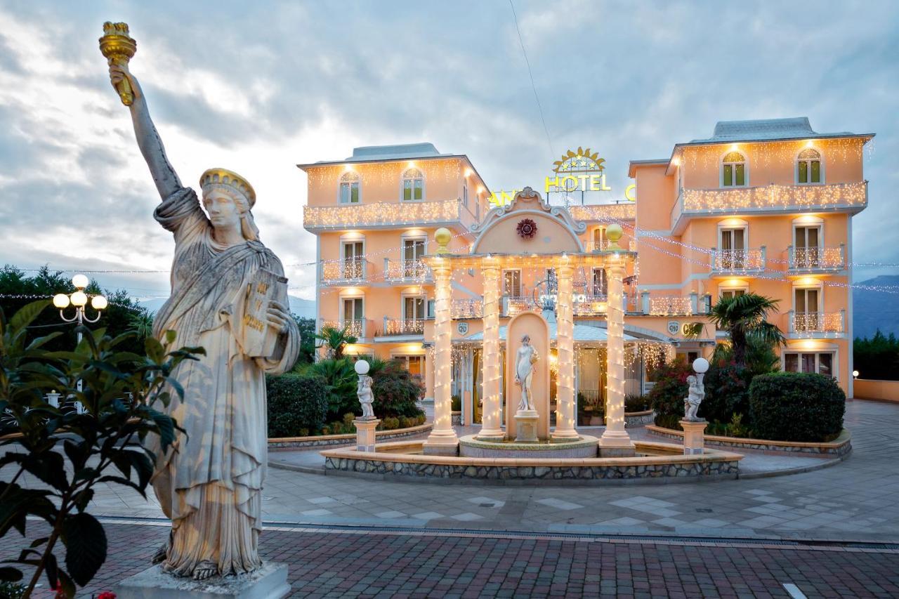 Grand Hotel Osman Ristorante Il Danubio Atena Lucana Εξωτερικό φωτογραφία