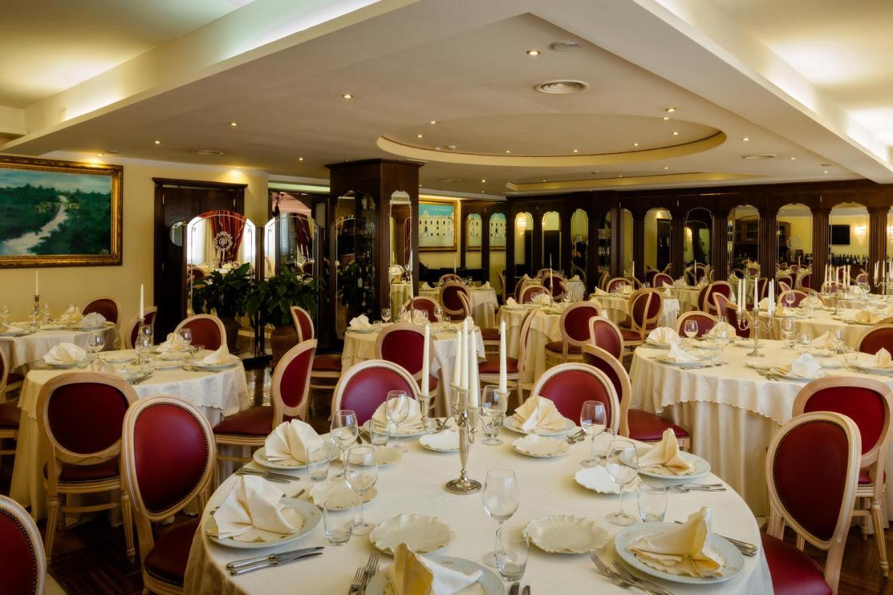 Grand Hotel Osman Ristorante Il Danubio Atena Lucana Εξωτερικό φωτογραφία