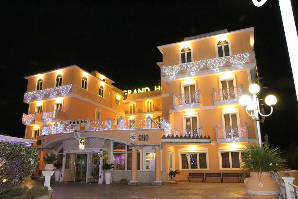 Grand Hotel Osman Ristorante Il Danubio Atena Lucana Εξωτερικό φωτογραφία