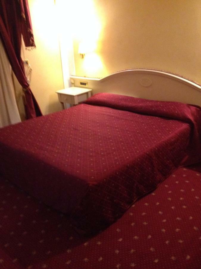 Grand Hotel Osman Ristorante Il Danubio Atena Lucana Εξωτερικό φωτογραφία