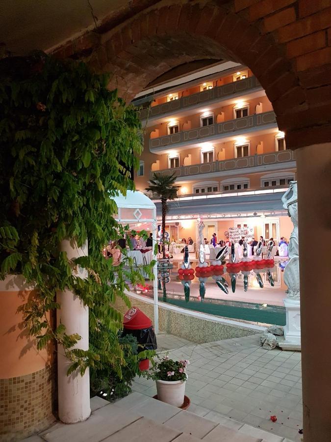 Grand Hotel Osman Ristorante Il Danubio Atena Lucana Εξωτερικό φωτογραφία